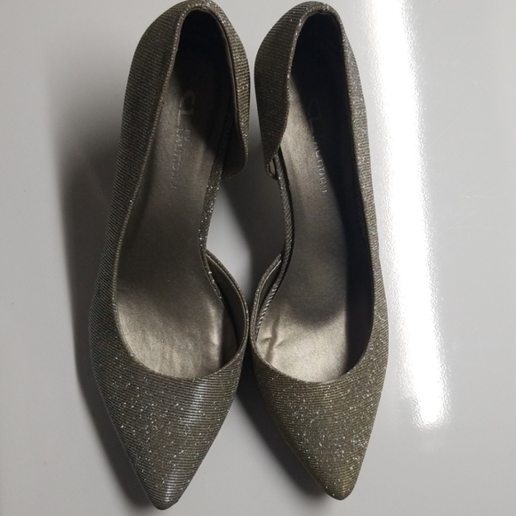 Shoes - Picture 2 of 3